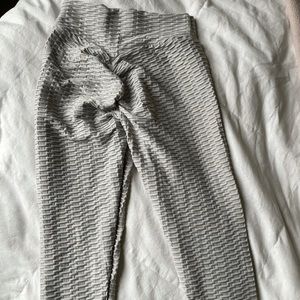 Tik tok leggings! Make your butt look good!!